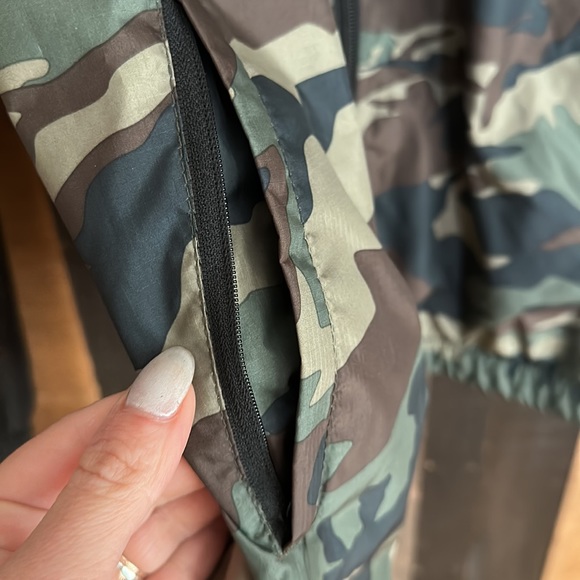 O’Neil rain jacket - Picture 6 of 6